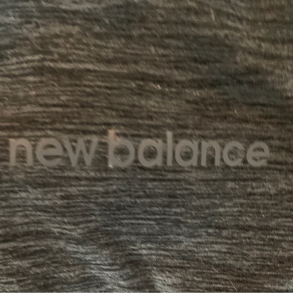 New Balance Women's Size Me Gray Cropped Leggings - soft and stretchy - Picture 4 of 5